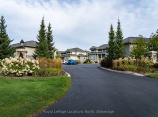 40 Trott Blvd #104, Collingwood, ON L9Y 5K5