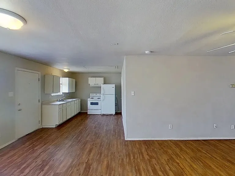2703 Kool Ave — Photo 4