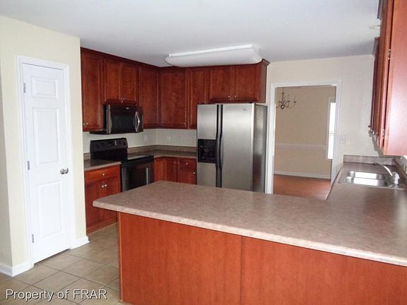 4th image of 575 Louisiana Dr