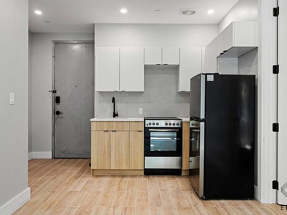 2nd image of 809 Midwood St #2B