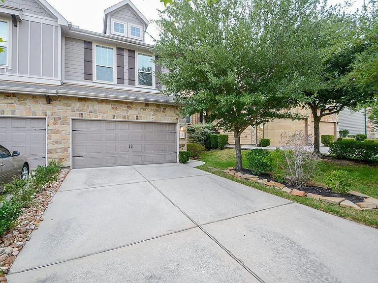 22 Cheswood Manor Dr — Photo 19