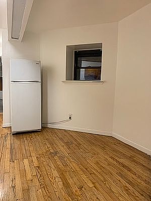 5th image of 230 W 24th St #Ge