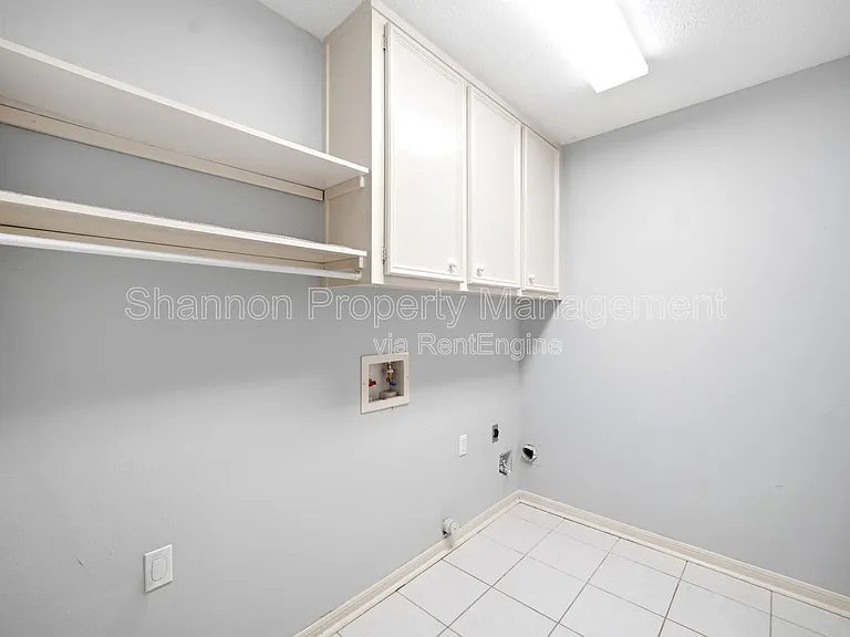 15911 Moon Rock Dr — Photo 31