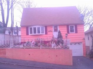 105 Bodwell St, Lawrence, MA 01841