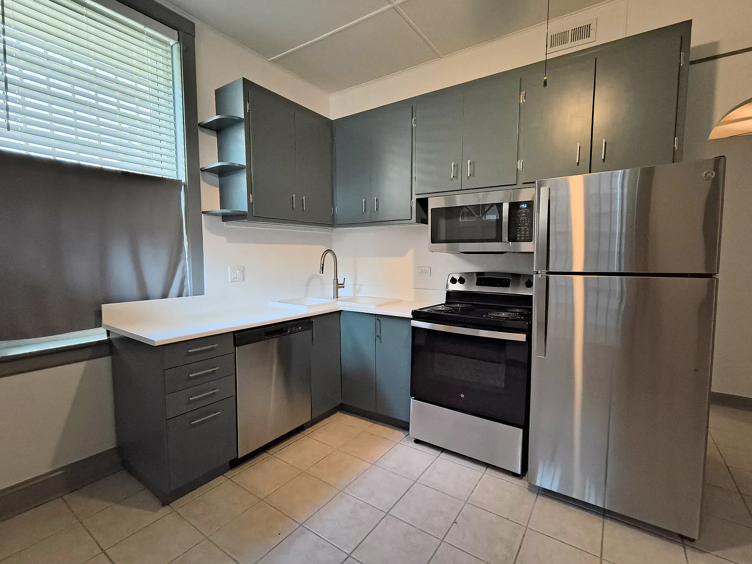 1 bed, 600 sqft, $1,300 — Photo 2