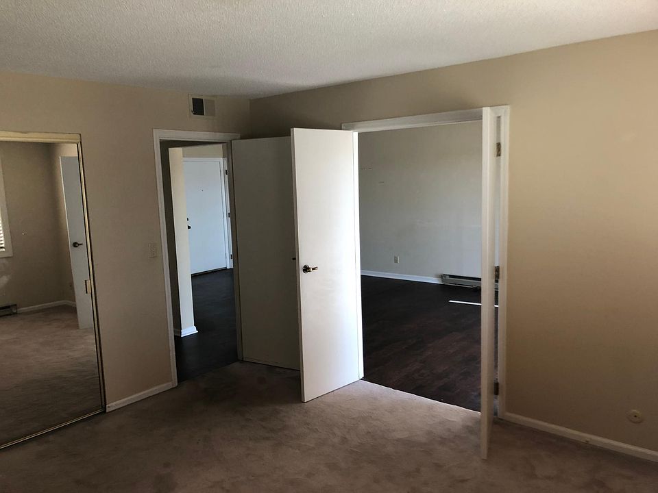 1st image of 2605 W Willowlake Dr #18
