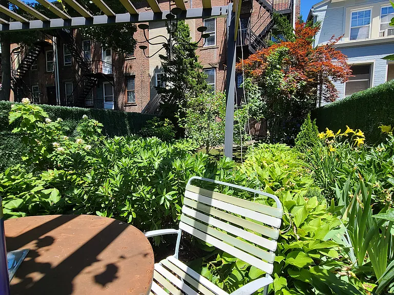 28 Trumbull St #1 — Photo 23