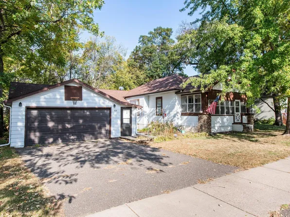 709 N Cascade St, Osceola, WI 54020