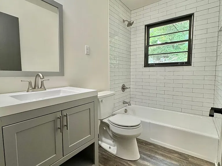 2256 S Berrys Chapel Rd — Photo 15