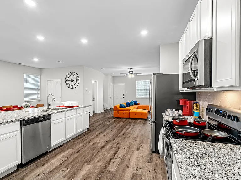 5541 Topwater Trl — Photo 18