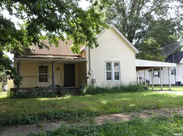 704 Barham Ave, Johnston City, IL 62951
