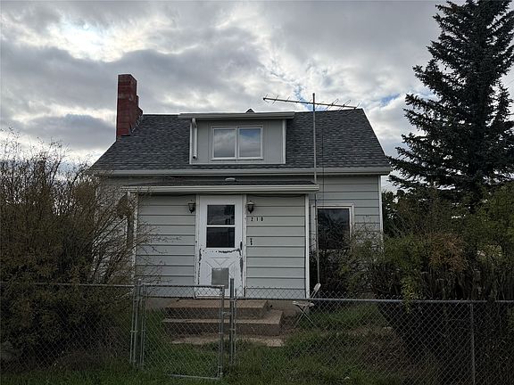 2nd image of 210 Church St