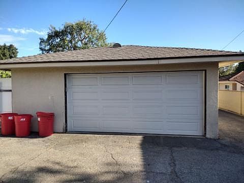4th image of 947 E Cypress Ave