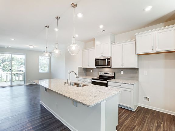 Photo representation of the Harmony plan. Colors, finishes and options will vary.