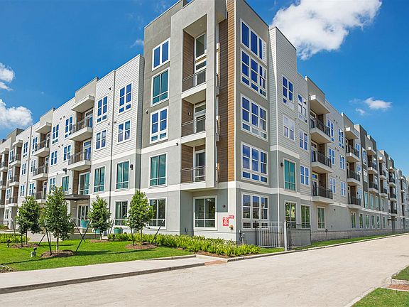 2nd image of 9330 S Main St #3353854