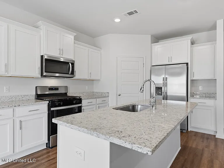 429 Piney Dr — Photo 9
