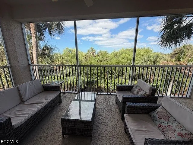 2 bed, 2.0 bath, 1067 sqft, $6,300 — Photo 4