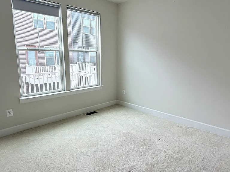 3511 Carnaby St — Photo 9
