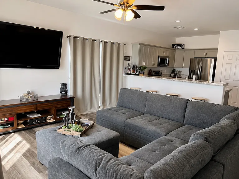 1285 E Vacation Dr — Photo 4