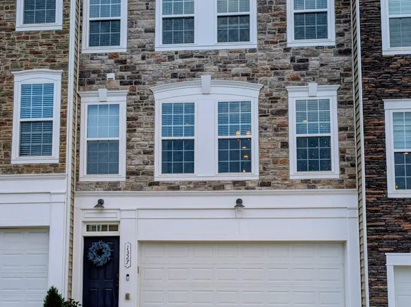 1327 Gilmore St, Fredericksburg, VA 22401