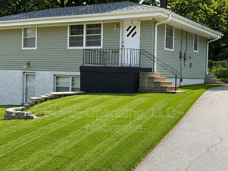 3607 Ernst St — Photo 1