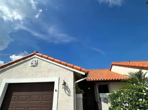 17 Columbia Ct, Deerfield Beach, FL 33442