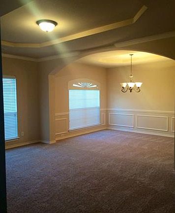 4th image of 11945 Foxwood Ln
