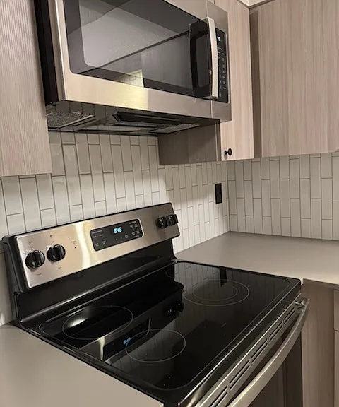 1421 W 8th Ave — Photo 1