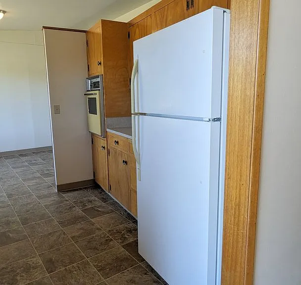 Bel Air Apartments — Photo 32