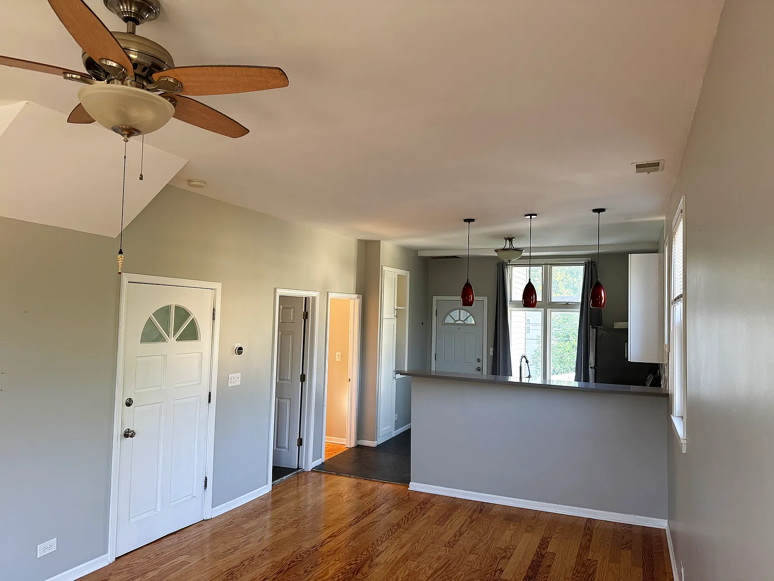 2 bed, 1100 sqft, $2,800 — Photo 3