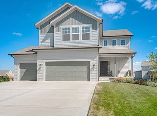 18903 Skyview Ln, Spring Hill, KS 66083