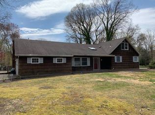 2 Townsend Ct, Setauket, NY 11733