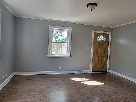 3rd image of 249 Linden Ave