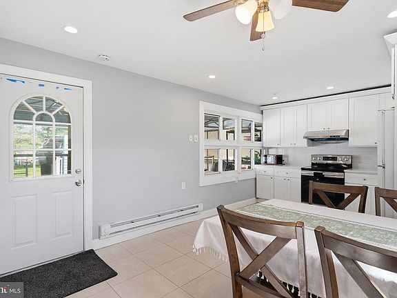4th image of 632 Durham Rd