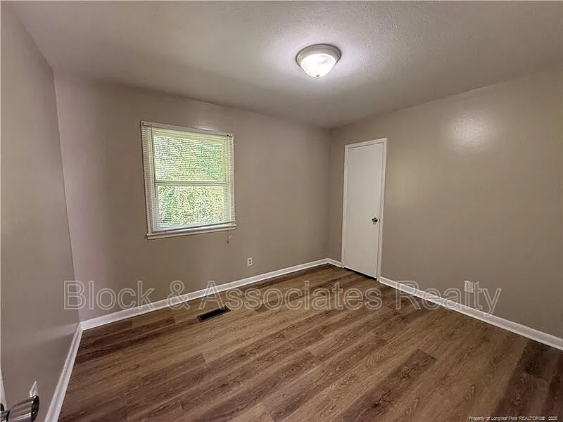 2 bed, 1.0 bath, 950 sqft, $850 — Photo 3