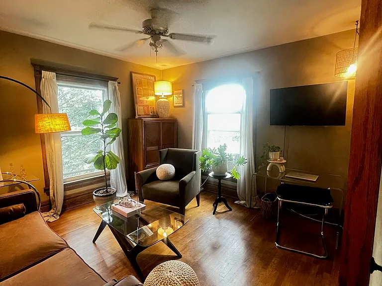 837 Innes St NE #1B — Photo 4