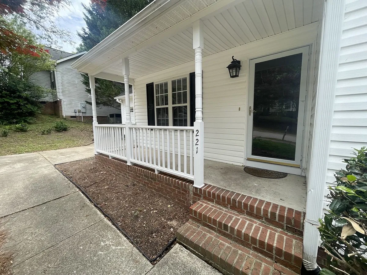 Building Photo - 221 Alberbury Commons Ct