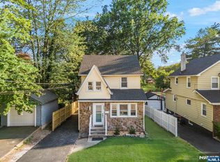 384 Sagamore Ave, Teaneck, NJ 07666