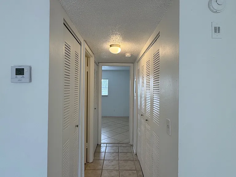 Executive House Apartments — Photo 13