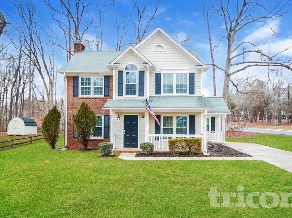 8500 Hornwood Ct, Charlotte, NC 28215