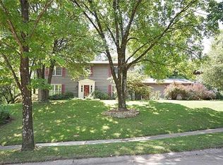 1673 Ansonborough Dr, Chesterfield, MO