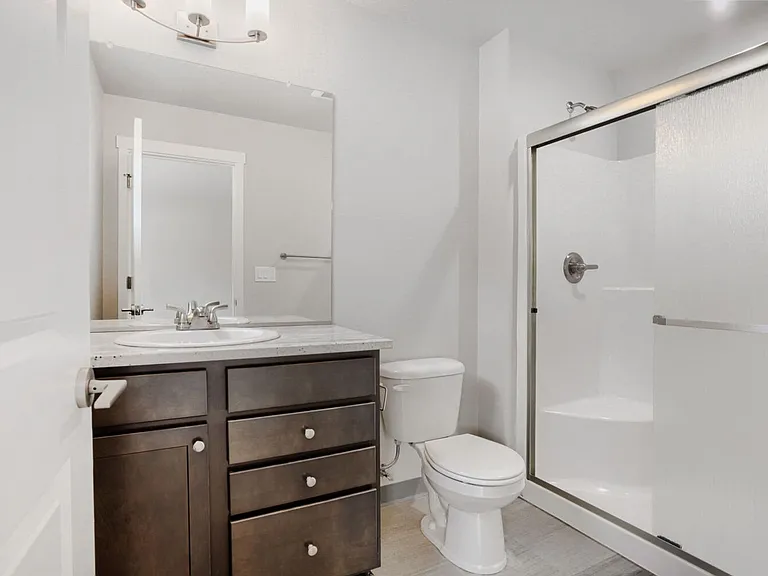 Lincoln Townhomes — Photo 15