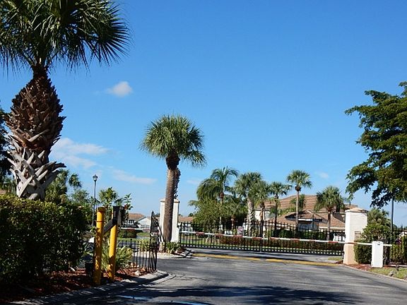 4th image of 8461 Village Edge Cir APT 3