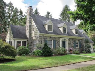 33 Greenwich Ln, Rochester, NY 14618