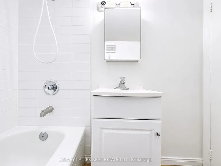 327 Howland Ave #BSMNT — Photo 12