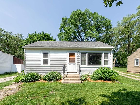 3rd image of 124 Hansen Dr