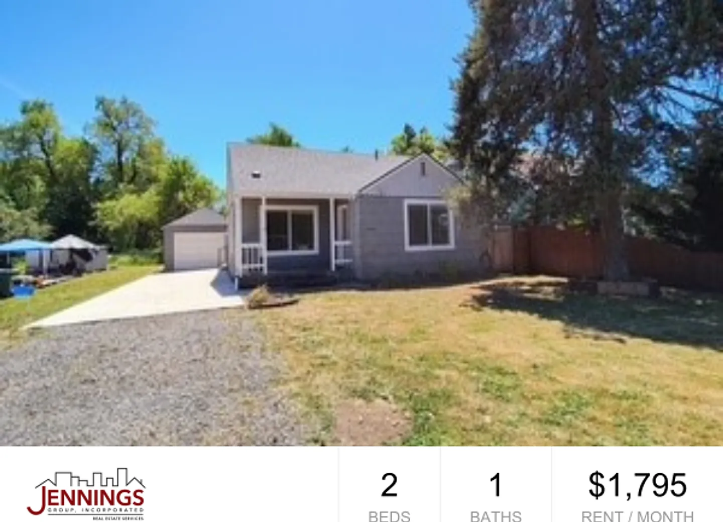 Adorable 2 Bedroom 1 Bath Single Story House with a Garage — Photo 1