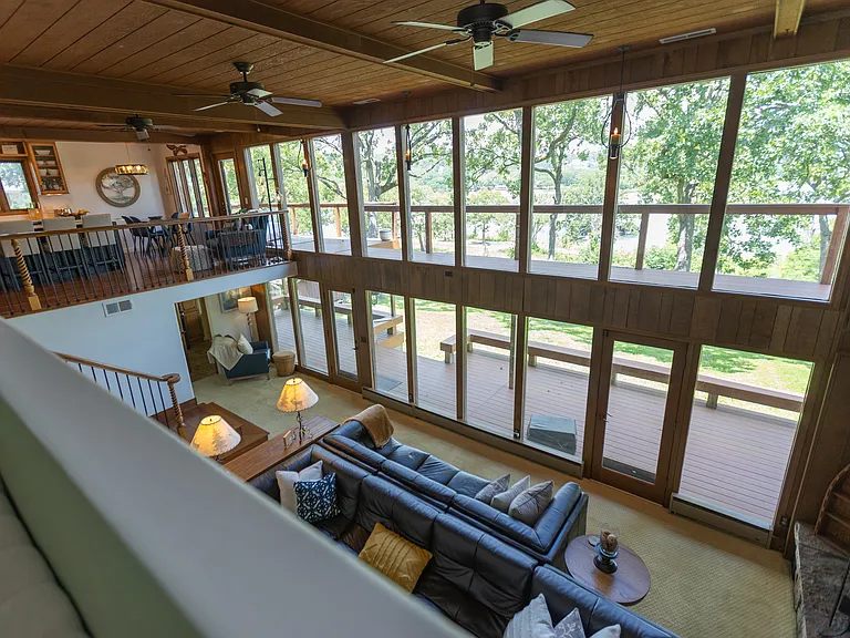 Edgewater Cir — Photo 17