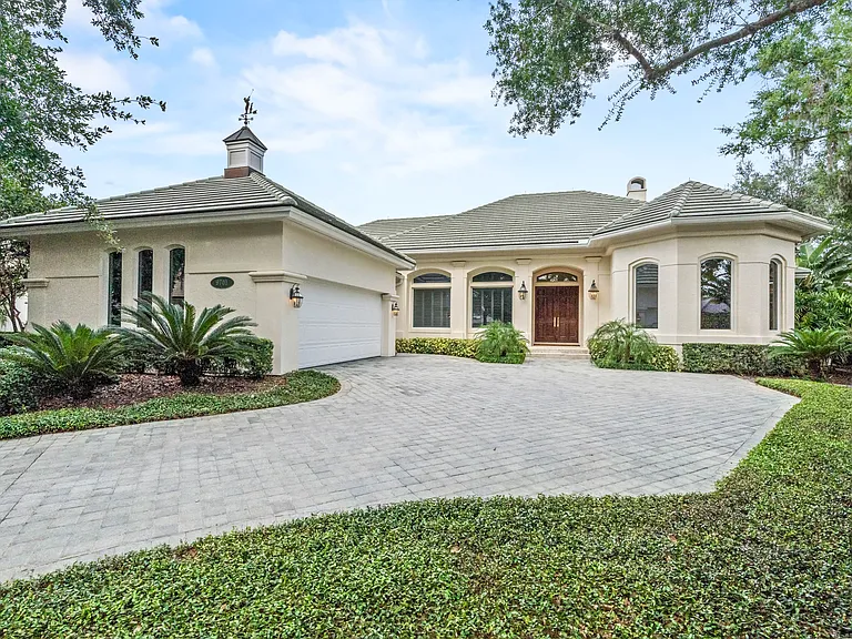 9701 Lake Isleworth Ct — Photo 1