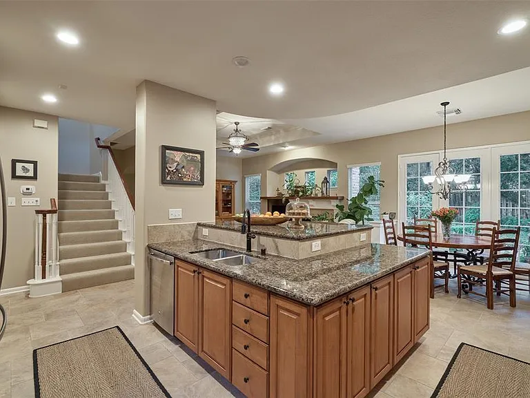 43 S Longsford Cir — Photo 9